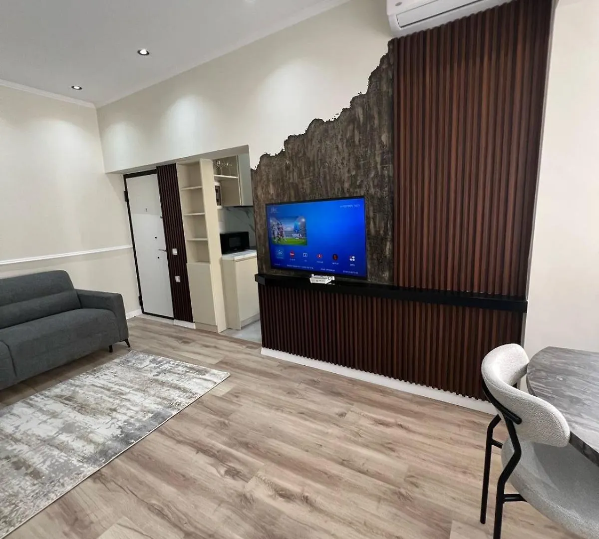 Glauk Apartment تيرانا