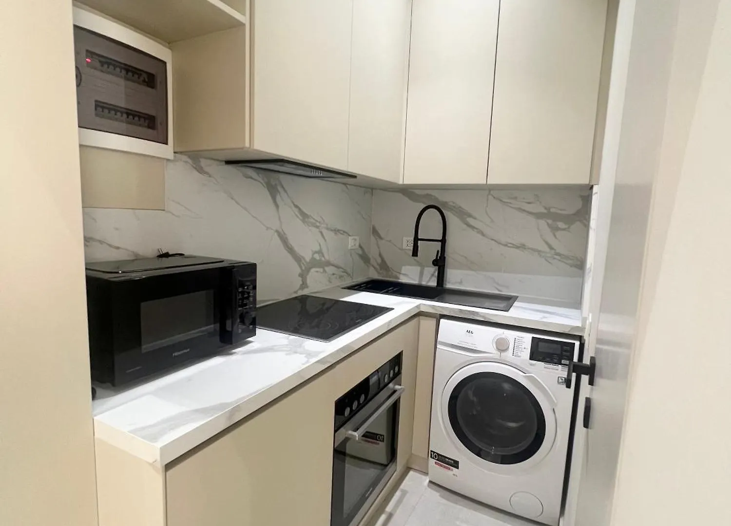 Glauk Apartment 地拉那