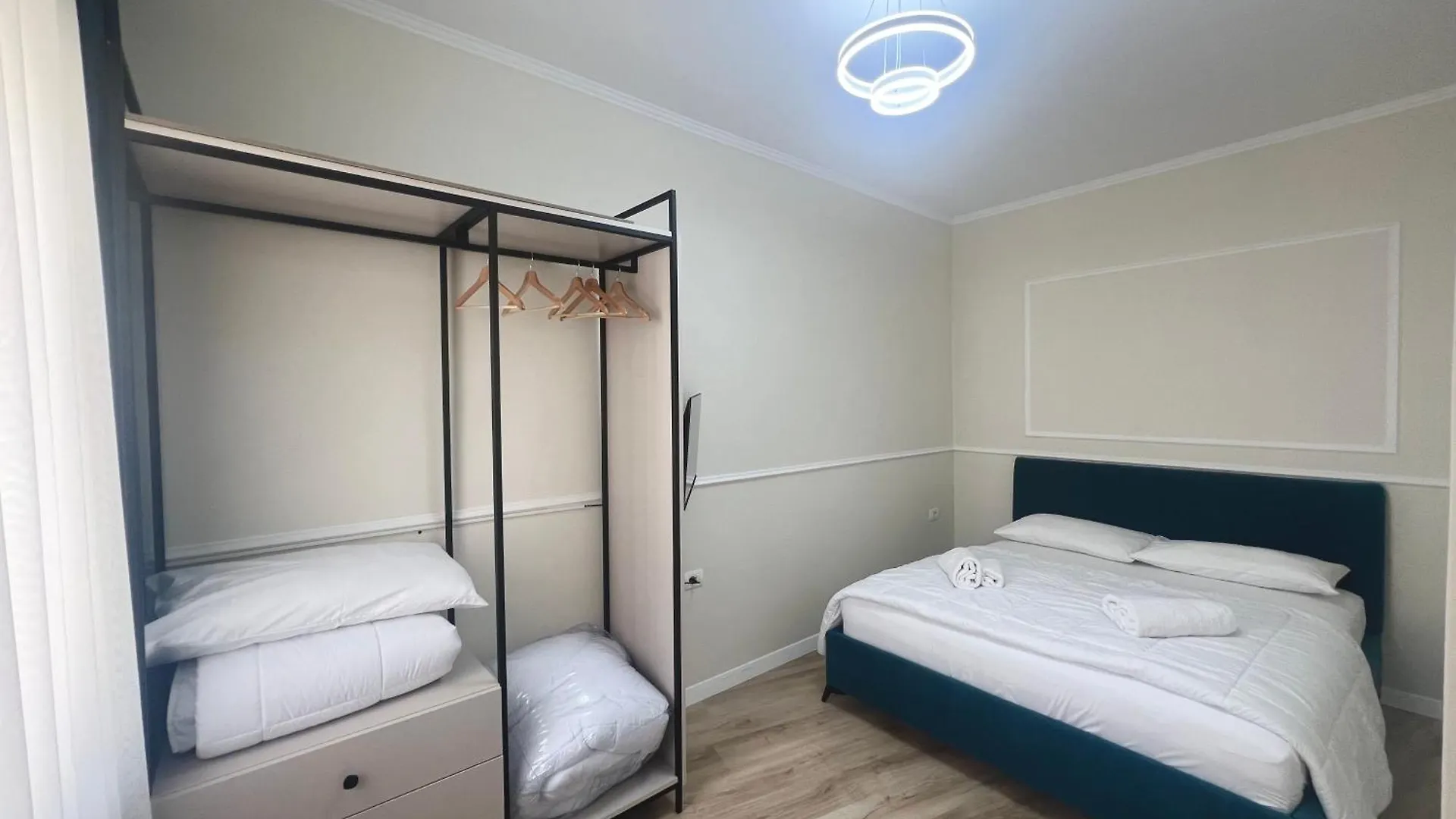 Glauk Apartment تيرانا